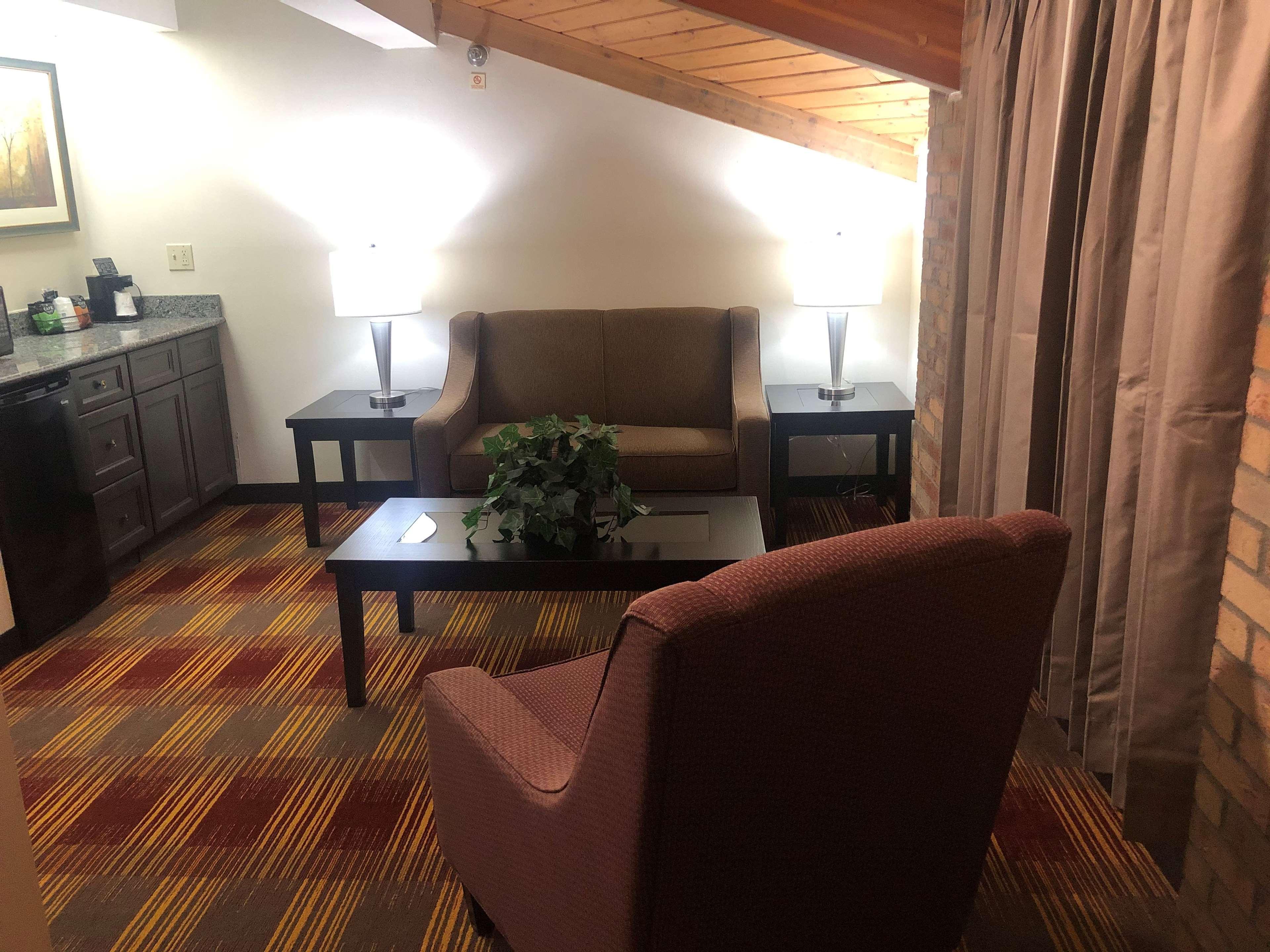 Best Western Lakewood Inn Hebron Ngoại thất bức ảnh