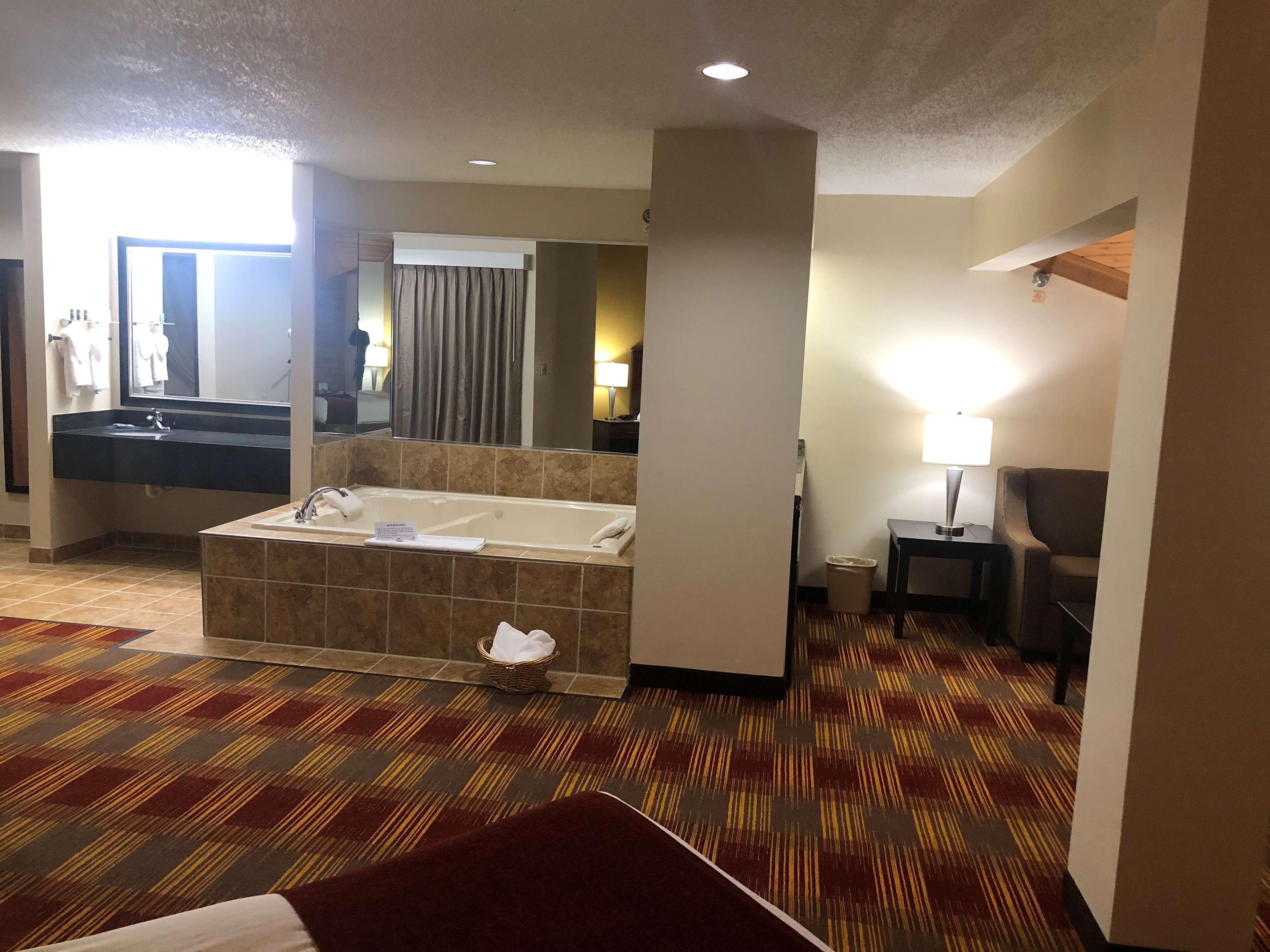 Best Western Lakewood Inn Hebron Ngoại thất bức ảnh
