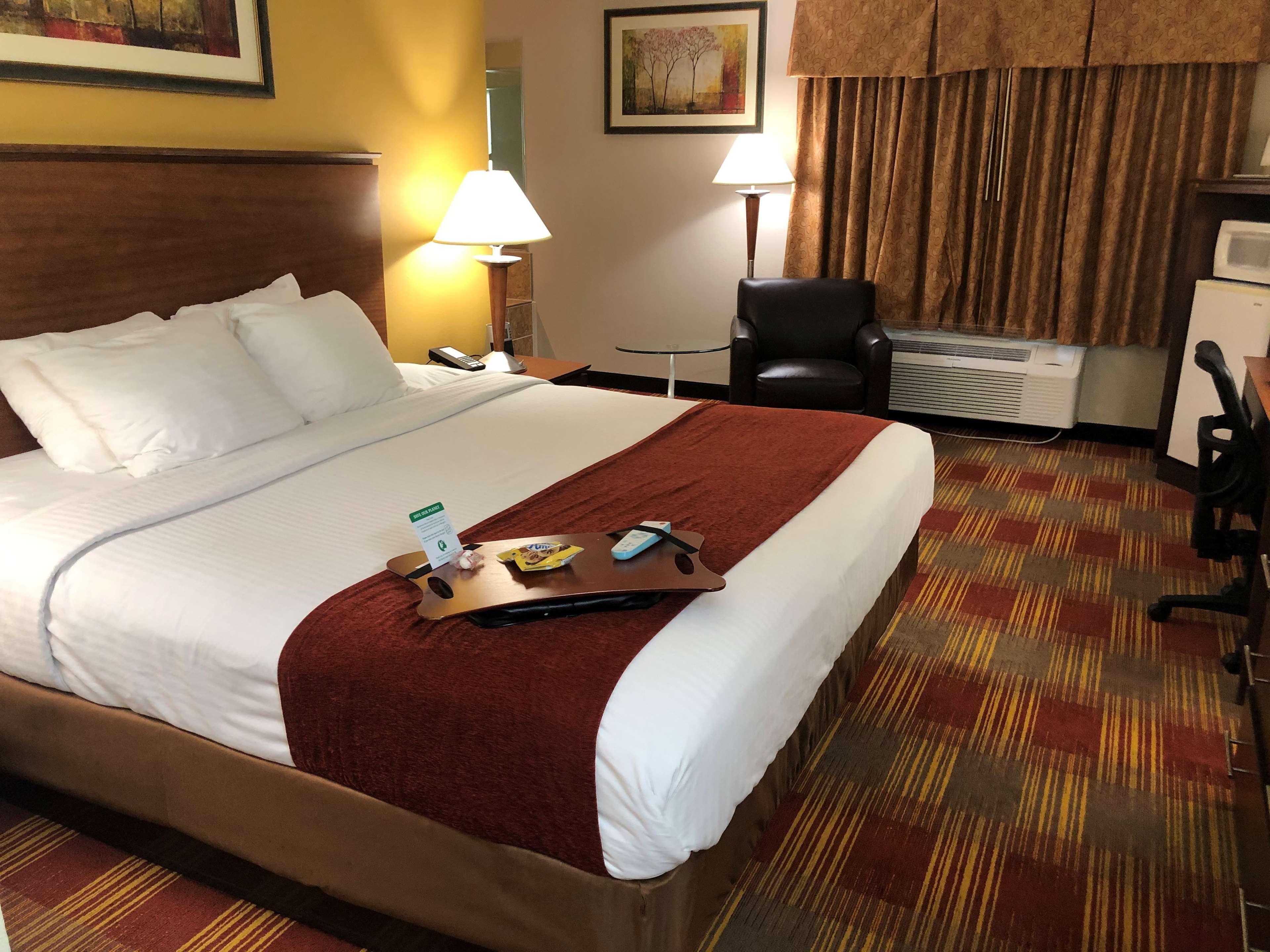 Best Western Lakewood Inn Hebron Ngoại thất bức ảnh