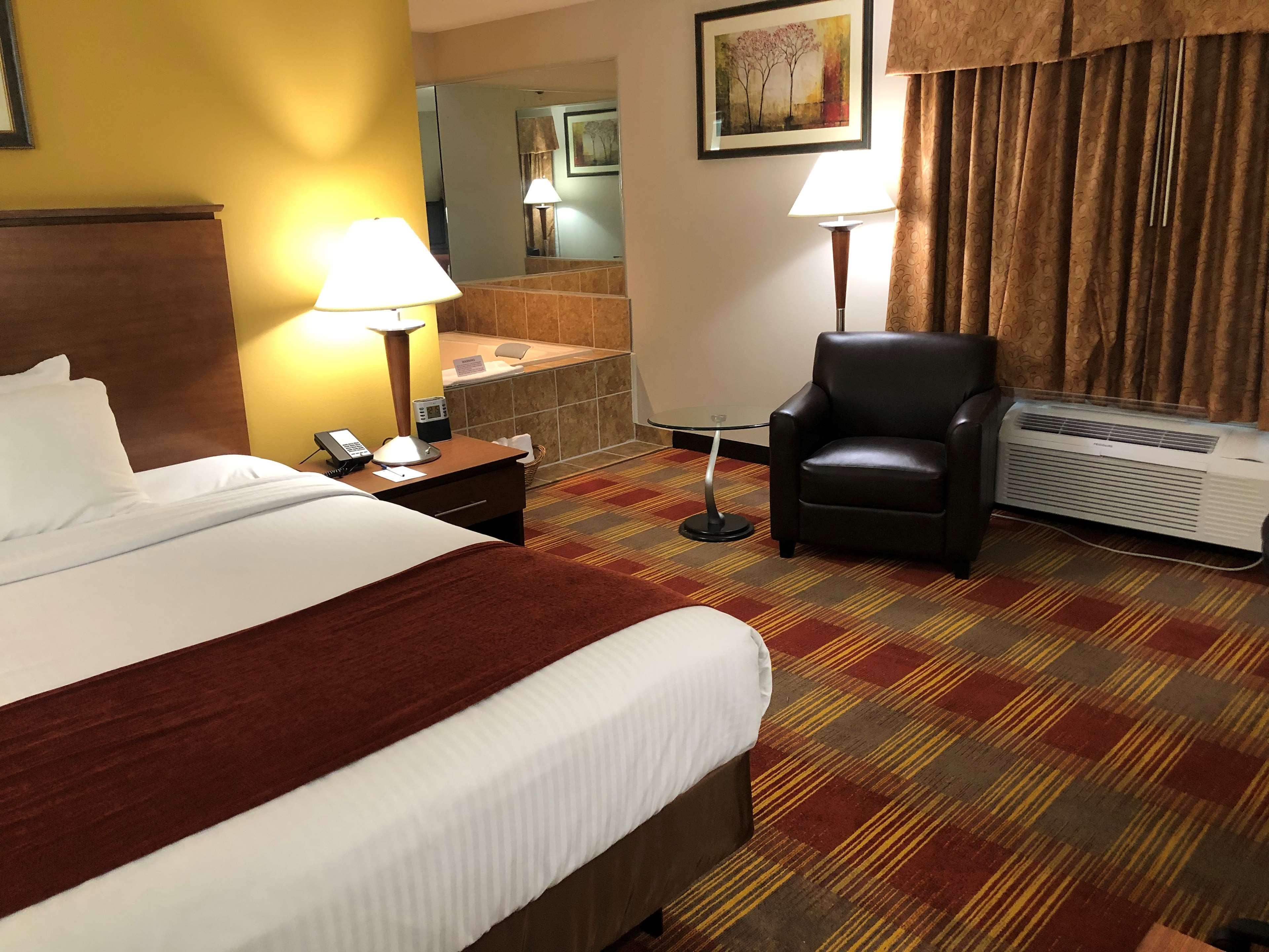 Best Western Lakewood Inn Hebron Ngoại thất bức ảnh