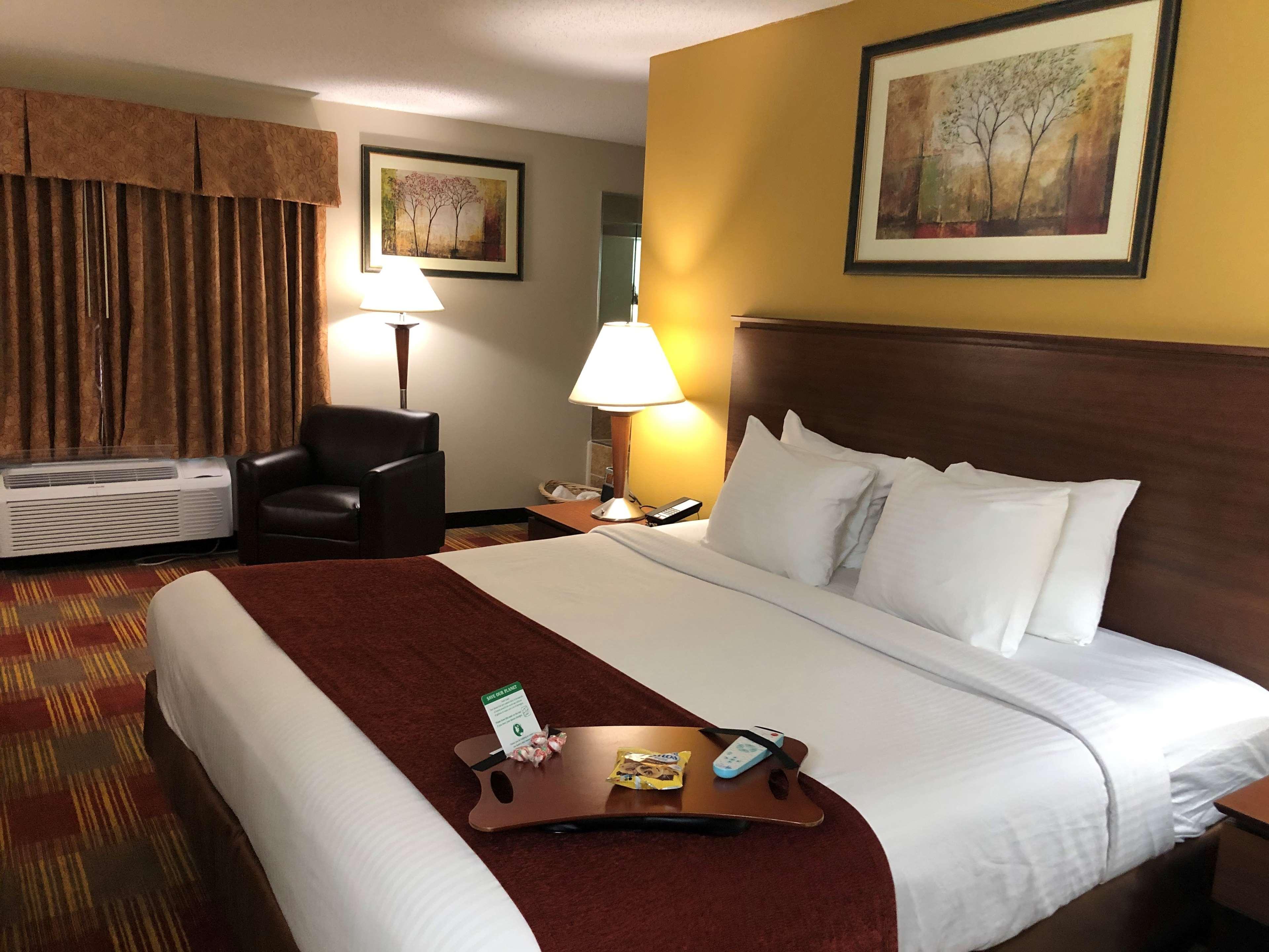 Best Western Lakewood Inn Hebron Ngoại thất bức ảnh