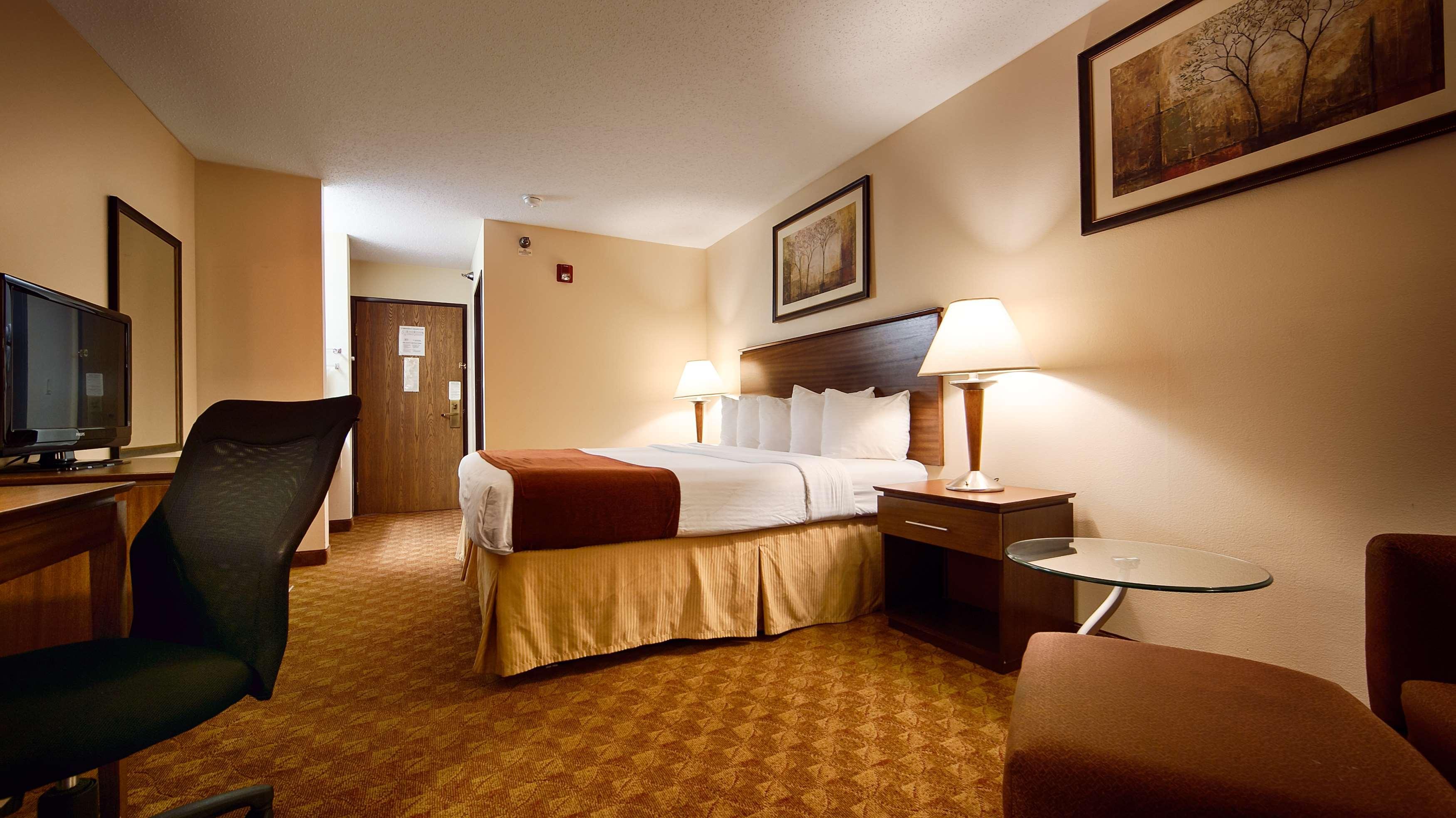 Best Western Lakewood Inn Hebron Ngoại thất bức ảnh