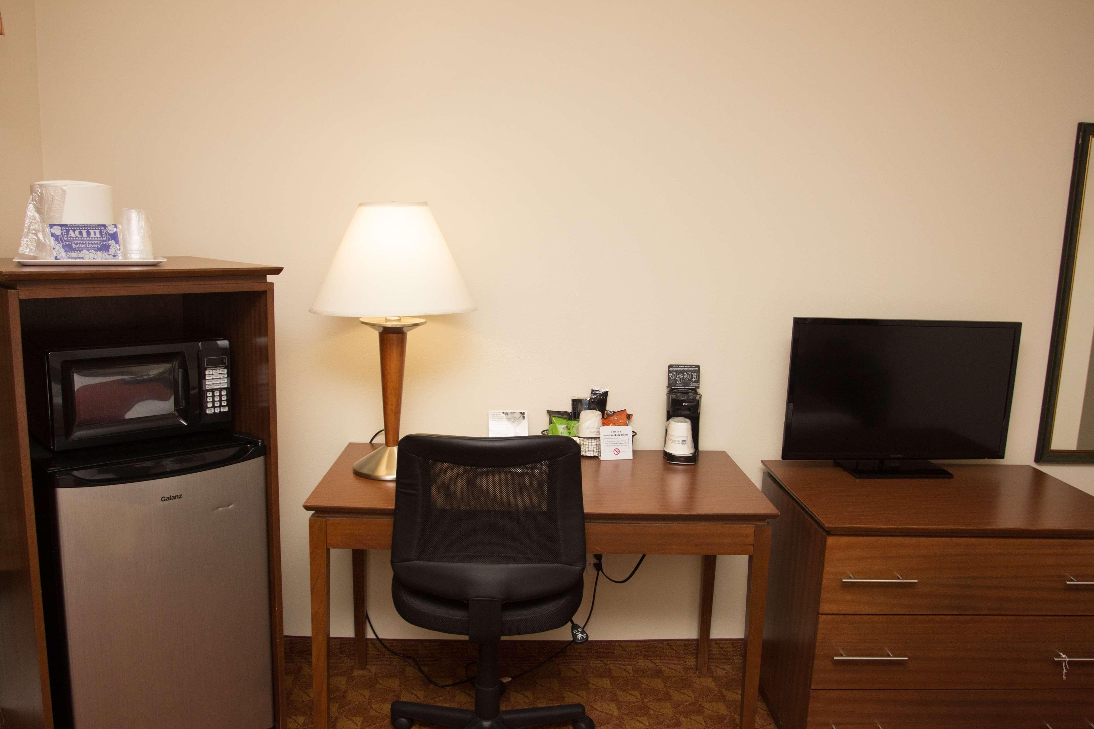 Best Western Lakewood Inn Hebron Ngoại thất bức ảnh