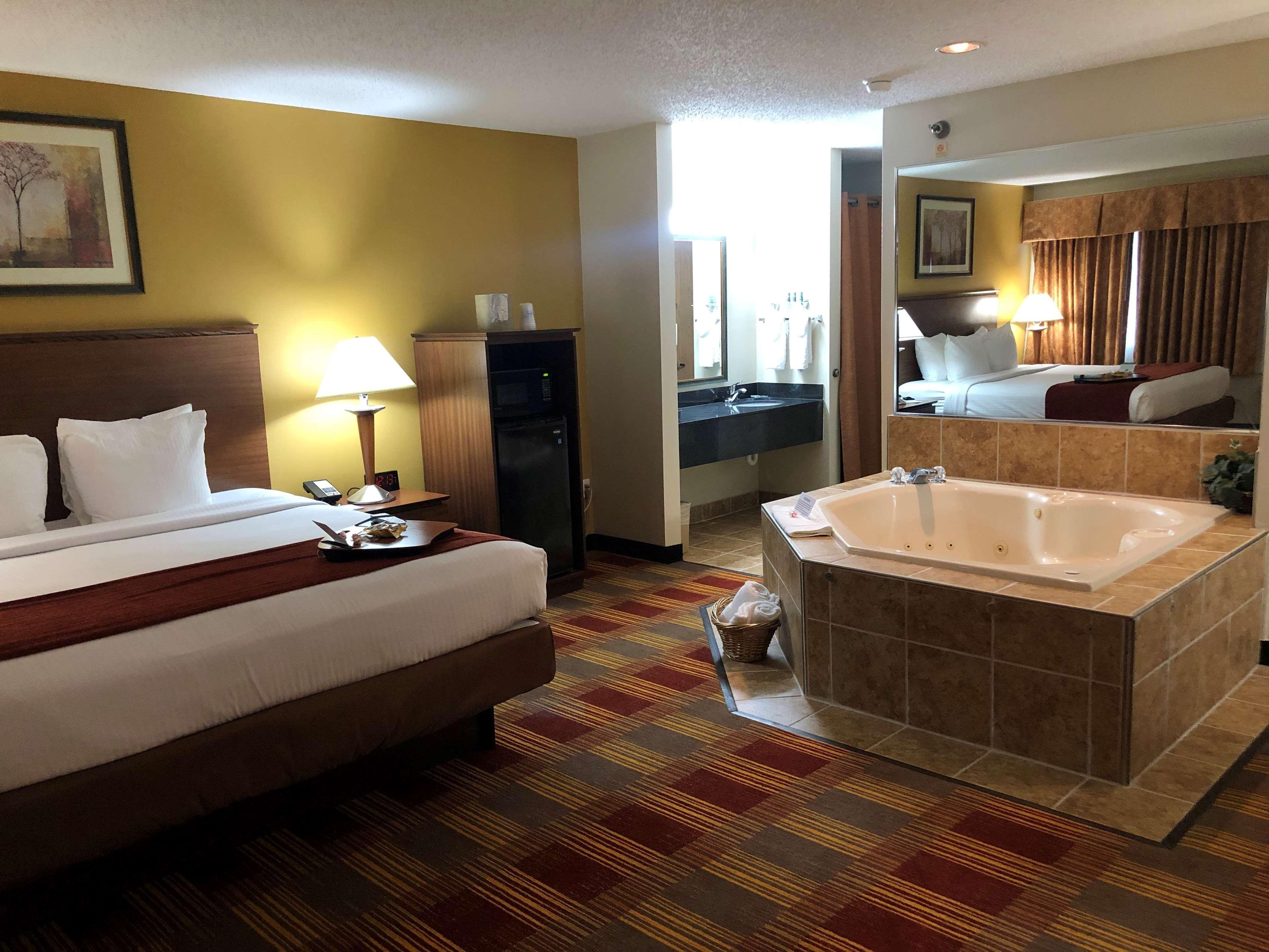 Best Western Lakewood Inn Hebron Ngoại thất bức ảnh