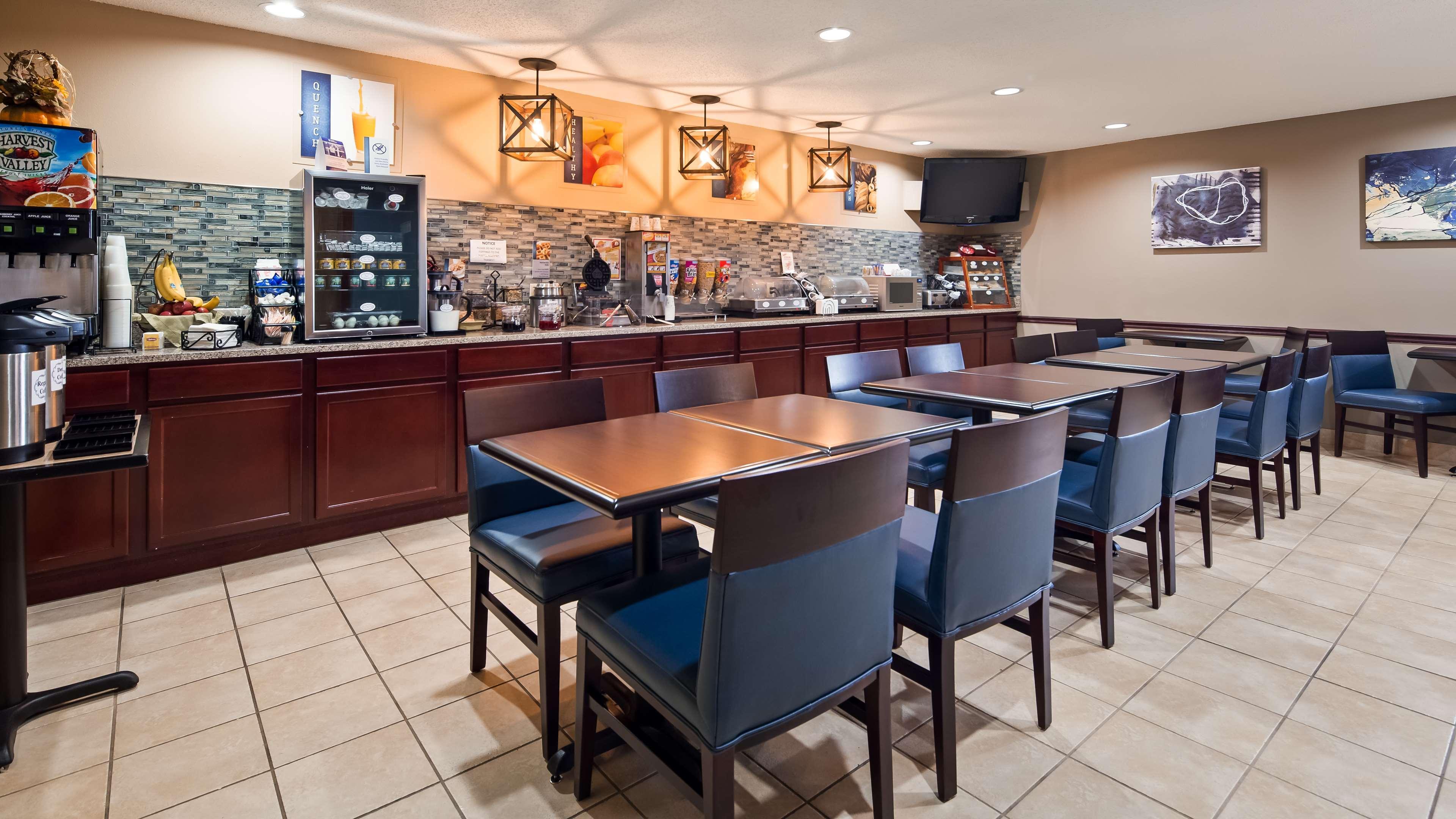 Best Western Lakewood Inn Hebron Ngoại thất bức ảnh