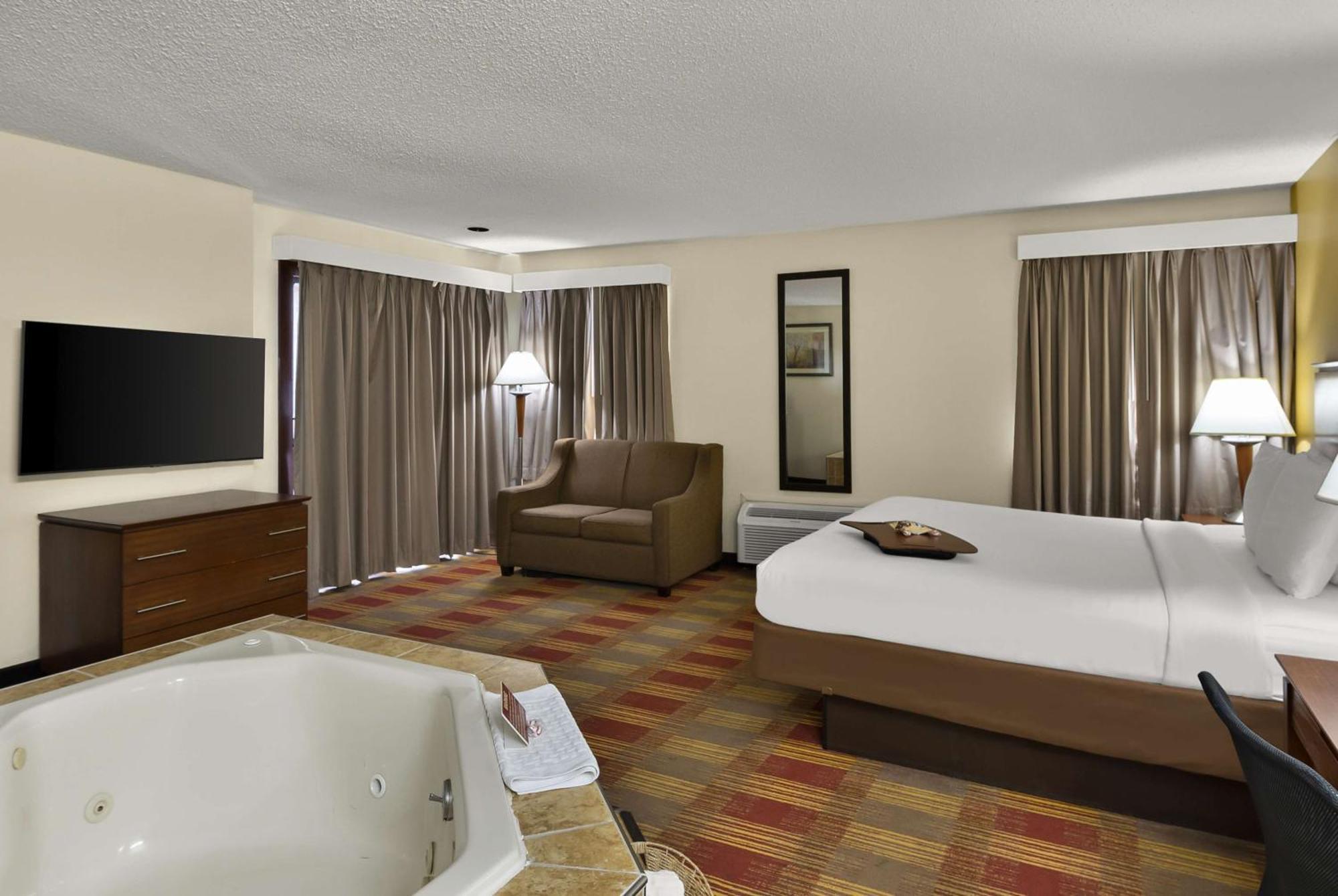 Best Western Lakewood Inn Hebron Ngoại thất bức ảnh