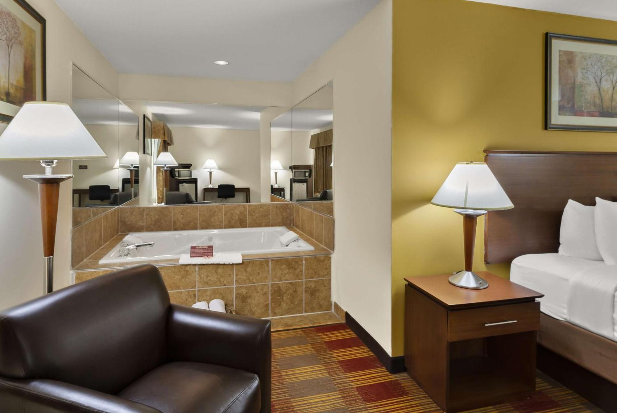 Best Western Lakewood Inn Hebron Ngoại thất bức ảnh