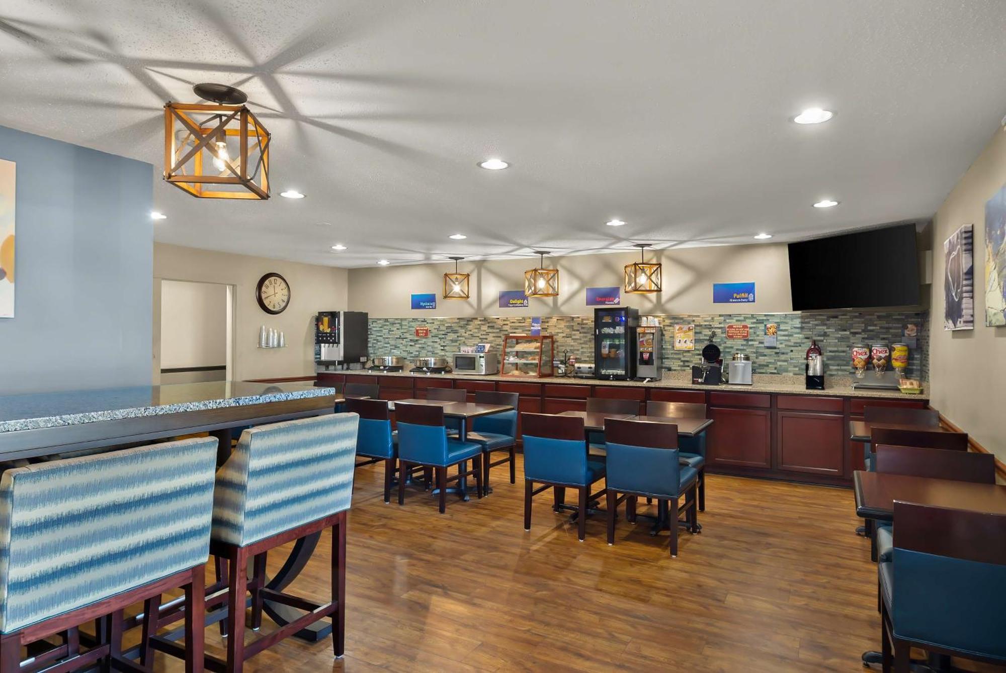 Best Western Lakewood Inn Hebron Ngoại thất bức ảnh