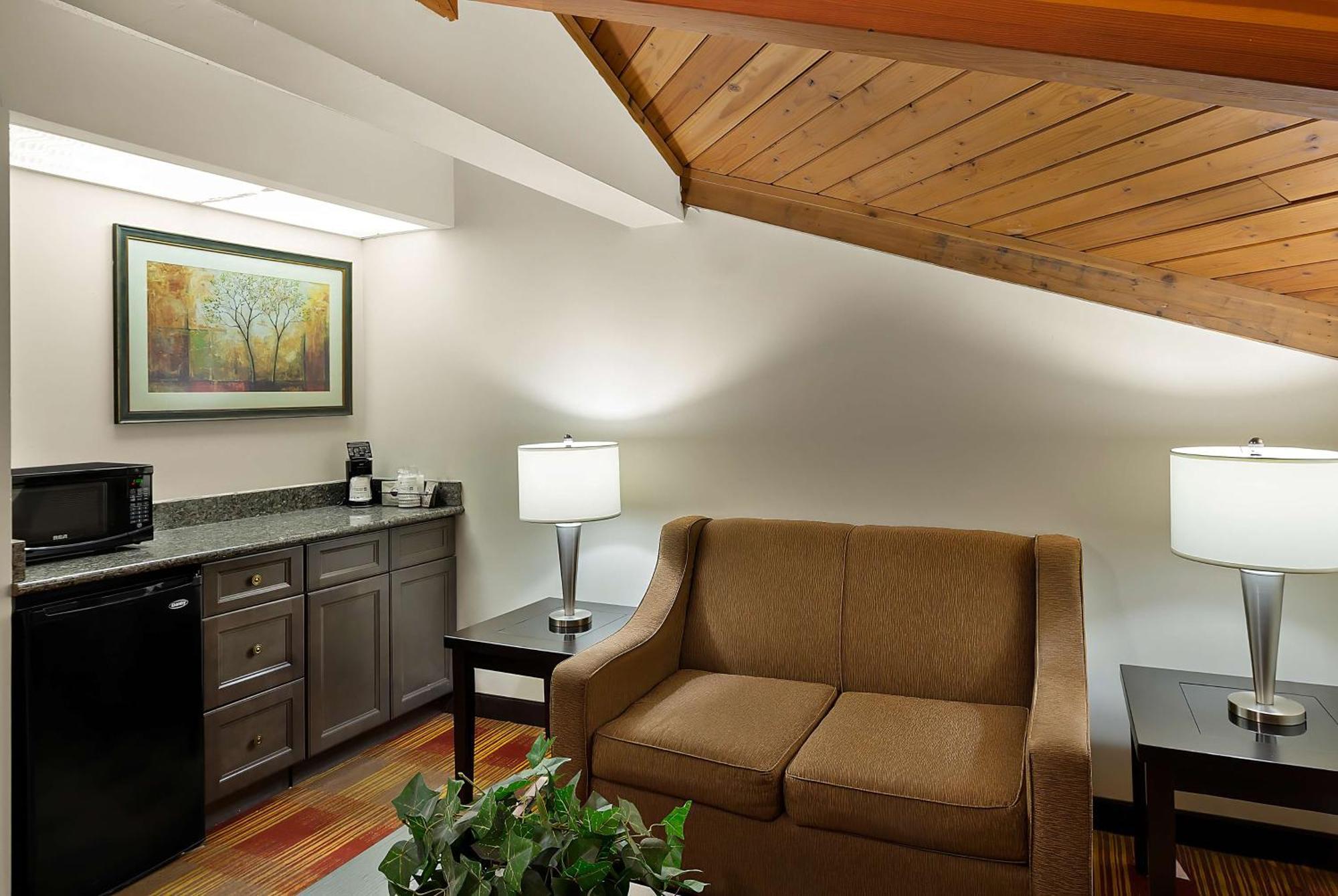 Best Western Lakewood Inn Hebron Ngoại thất bức ảnh