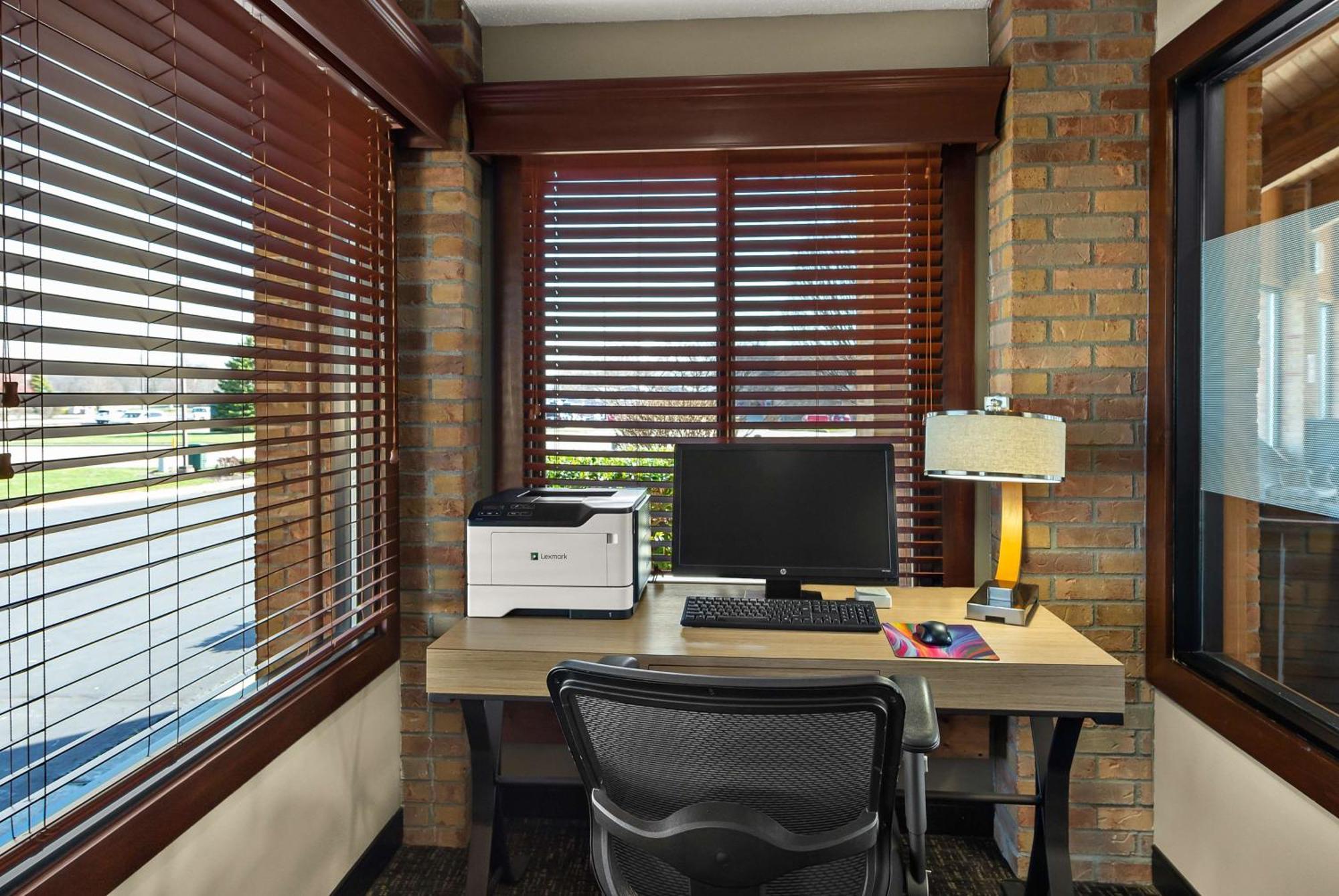 Best Western Lakewood Inn Hebron Ngoại thất bức ảnh